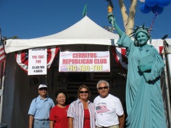 Jim Yee, Janice Dawson, Terri and Lew Gentiluomo with Statue of Liberty