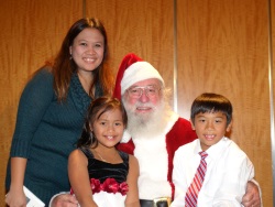 Santa with Anne Lingad and children