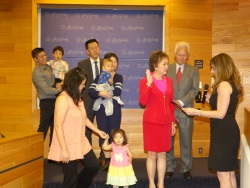 Grace Hu and family and Vida Barone